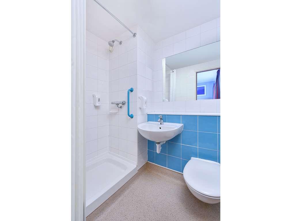 Travelodge Lutterworth Leicester Phòng bức ảnh